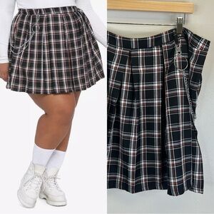 Hot Topic 2X/3X Black White Plaid Skirt with Chain Detail Academia Schoolgirl